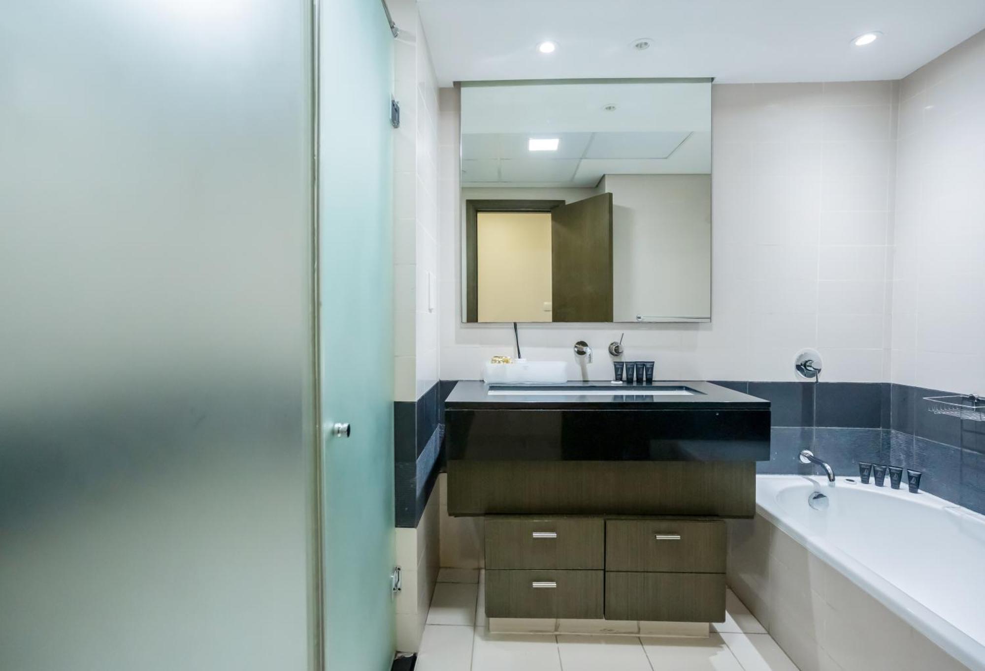 Vacay Lettings - Loft Downtown Dubai Villa Bagian luar foto